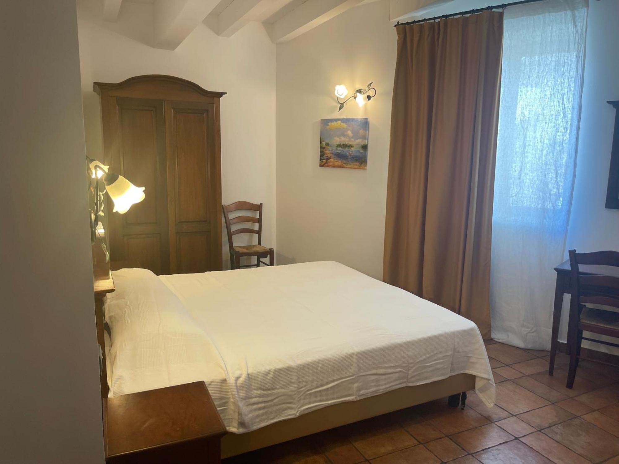 Hotel Capomulini 3 Stelle 阿奇雷亚莱 外观 照片